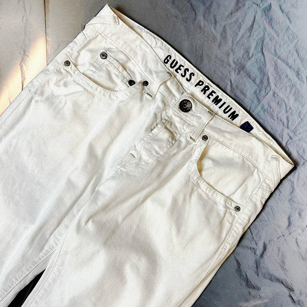 Guess Premium